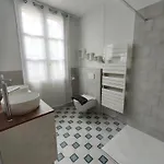 Bed & Breakfast Chambre D'Hotes Villa Adoya Aigues-Mortes Intra Muros Piscine Calme Piscine Parking Gratuit Wifi Ascenseur