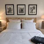 Bed and Breakfast D'hotes Adoya Intra Muros Piscine Calme Piscine Parking Gratuit Wifi Ascenseur Aigues-Mortes