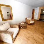 Chambre D'Hotes Villa Adoya Aigues-Mortes Intra Muros Piscine Calme Piscine Parking Gratuit Wifi Ascenseur Bed & Breakfast 3*