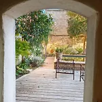 D'hotes Adoya Intra Muros Piscine Calme Piscine Parking Gratuit Wifi Ascenseur 3* Aigues-Mortes