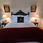 Bed & Breakfast Chambre D'Hotes Villa Adoya Aigues-Mortes Intra Muros Piscine Calme Piscine Parking Gratuit Wifi Ascenseur 3*