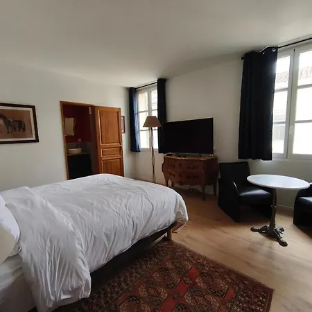 D'hotes Adoya Dans Les Remparts, Piscine, Ascenseur * Aigues-Mortes