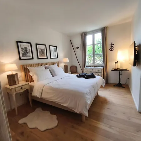 D'hotes Adoya Dans Les Remparts, Piscine, Ascenseur Bed & Breakfast