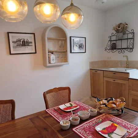 Bed & Breakfast D'hotes Adoya Dans Les Remparts, Piscine, Ascenseur