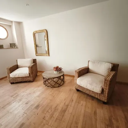 D'hotes Adoya Dans Les Remparts, Piscine, Ascenseur Bed & Breakfast Aigues-Mortes