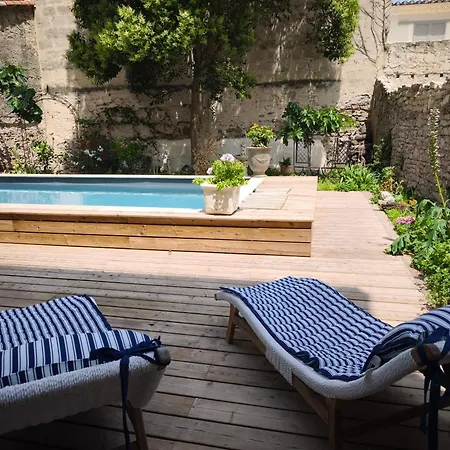 Adoya D'hôtes Intra Muros Au Calme Climatisation Réversible Piscine Wifi Ascenseur Parking Gratuit 3*