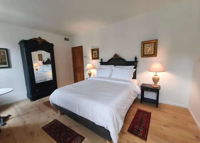 Panzió Chambre D'Hotes Villa Adoya Aigues-Mortes Intra Muros Piscine Calm Outdoor Pool Free Parking Wifi Elevator 3*