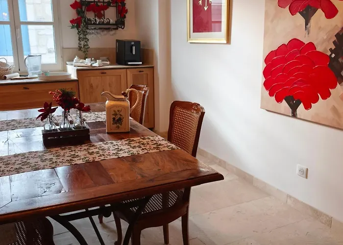 Chambre D'Hotes Villa Adoya Aigues-Mortes Intra Muros Piscine Calm Outdoor Pool Free Parking Wifi Elevator Panzió 3*